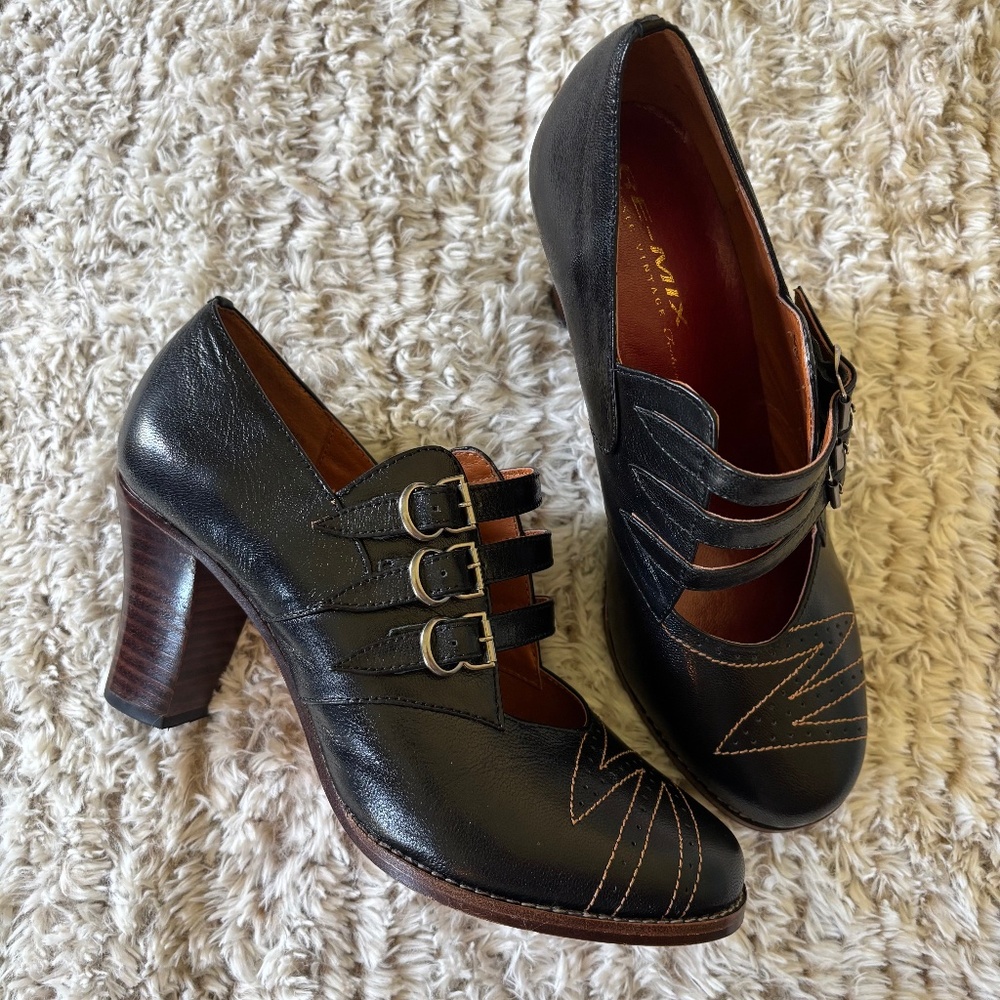 Re-Mix Vintage Shoes Amelia Black Leather Pump Size 8 1920s 1930s